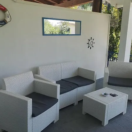 Villa Cilento Mare, Bellissima Con Ampio Giardino
