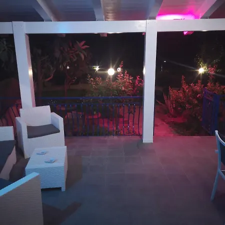 Villa Cilento Mare, Bellissima Con Ampio Giardino *